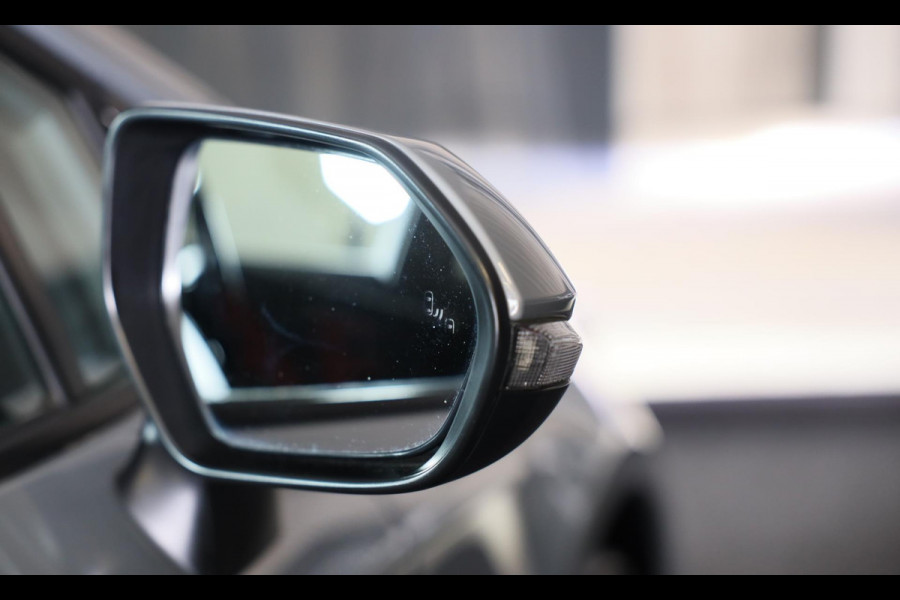 Toyota Corolla 1.8 Hybrid Business Plus / Aut / Camera / Acc / Lane Assist / Dode Hoek / Massage / Stoelverkoeling / Led / 17 Inch