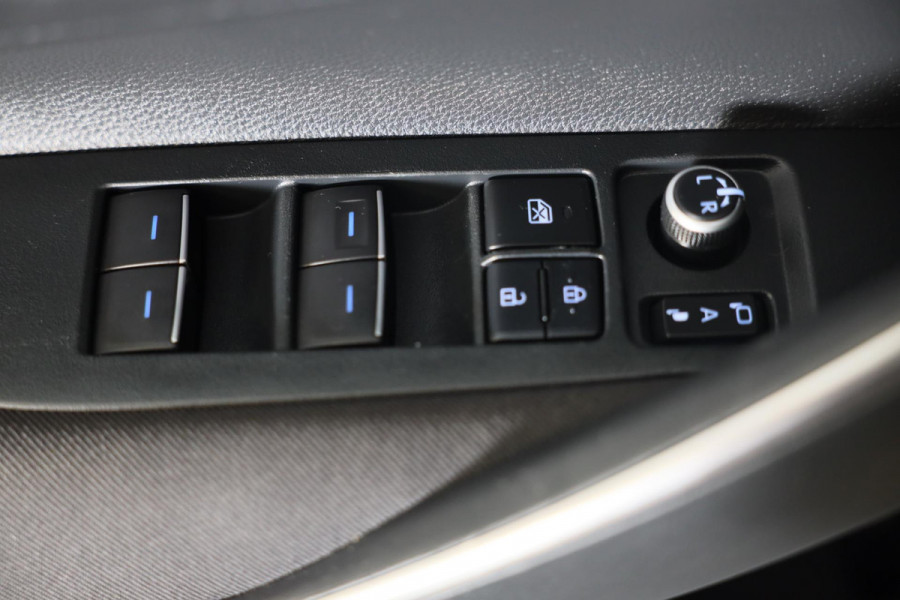 Toyota Corolla 1.8 Hybrid Business Plus / Aut / Camera / Acc / Lane Assist / Dode Hoek / Massage / Stoelverkoeling / Led / 17 Inch