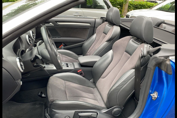 Audi A3 Cabriolet 35 TFSI CoD Advance Sport / Trekhaak / Virtual Cockpit / Windscherm / B&O / Leder&Alcantara / 18'' / Keyless / Nekverwarming / Navigatie / Hill Hold / Cruise Control