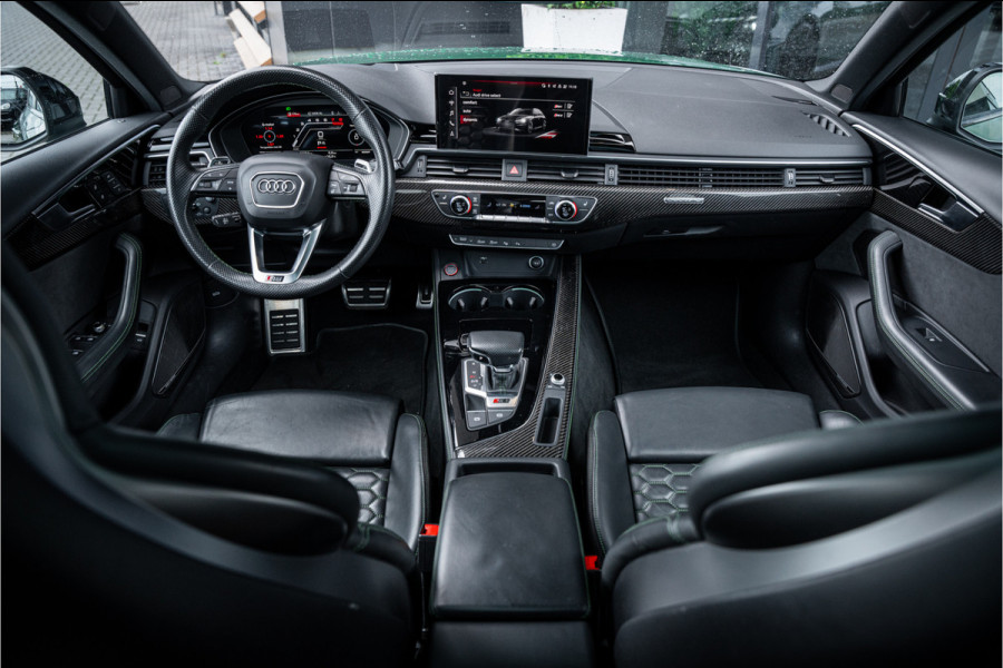 Audi RS4 Avant 2.9 TFSI quattro - Panorama | B&O | Carbon | Elek. Trekhaak | Massage