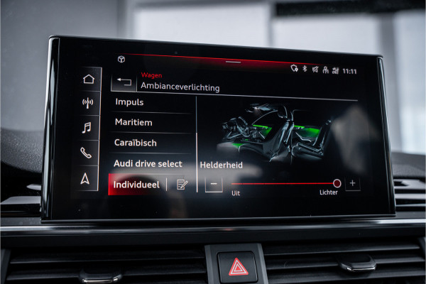 Audi RS4 Avant 2.9 TFSI quattro - Panorama | B&O | Carbon | Elek. Trekhaak | Massage