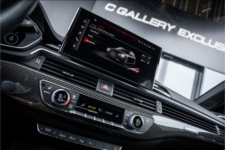 Audi RS4 Avant 2.9 TFSI quattro - Panorama | B&O | Carbon | Elek. Trekhaak | Massage
