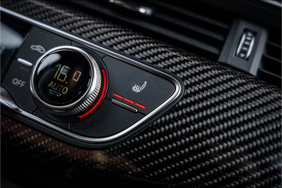 Audi RS4 Avant 2.9 TFSI quattro - Panorama | B&O | Carbon | Elek. Trekhaak | Massage