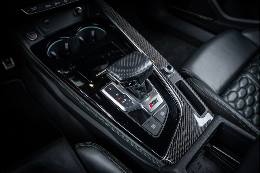 Audi RS4 Avant 2.9 TFSI quattro - Panorama | B&O | Carbon | Elek. Trekhaak | Massage