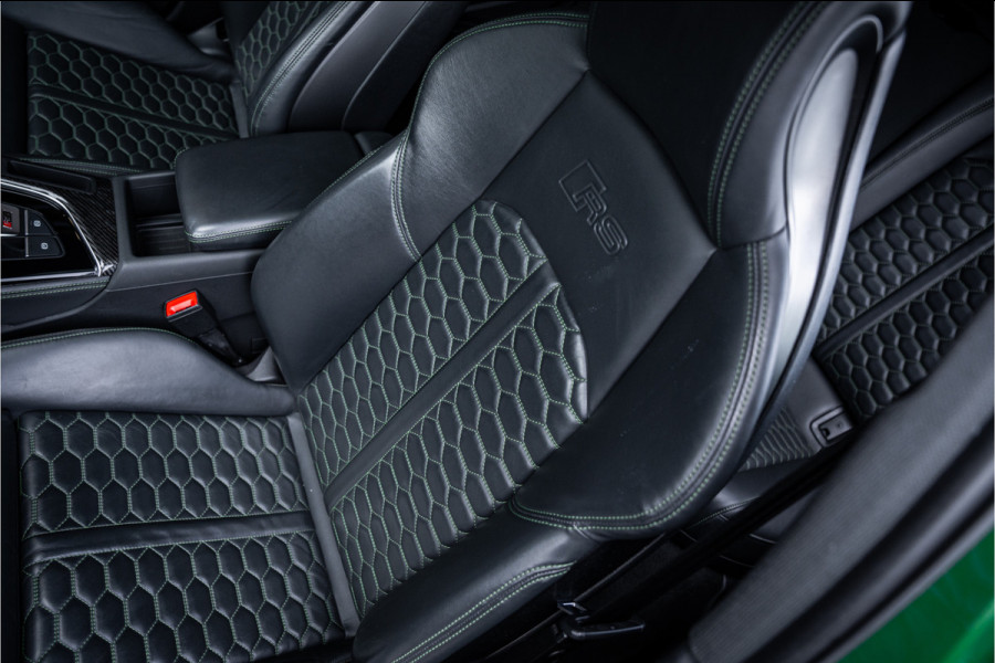 Audi RS4 Avant 2.9 TFSI quattro - Panorama | B&O | Carbon | Elek. Trekhaak | Massage