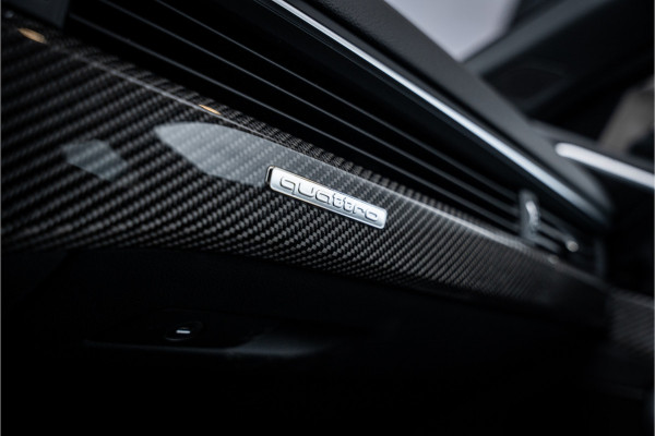 Audi RS4 Avant 2.9 TFSI quattro - Panorama | B&O | Carbon | Elek. Trekhaak | Massage