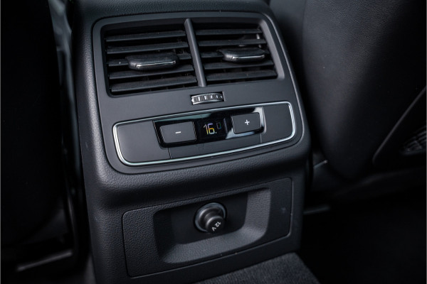 Audi RS4 Avant 2.9 TFSI quattro - Panorama | B&O | Carbon | Elek. Trekhaak | Massage