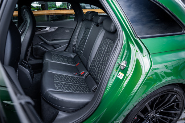 Audi RS4 Avant 2.9 TFSI quattro - Panorama | B&O | Carbon | Elek. Trekhaak | Massage