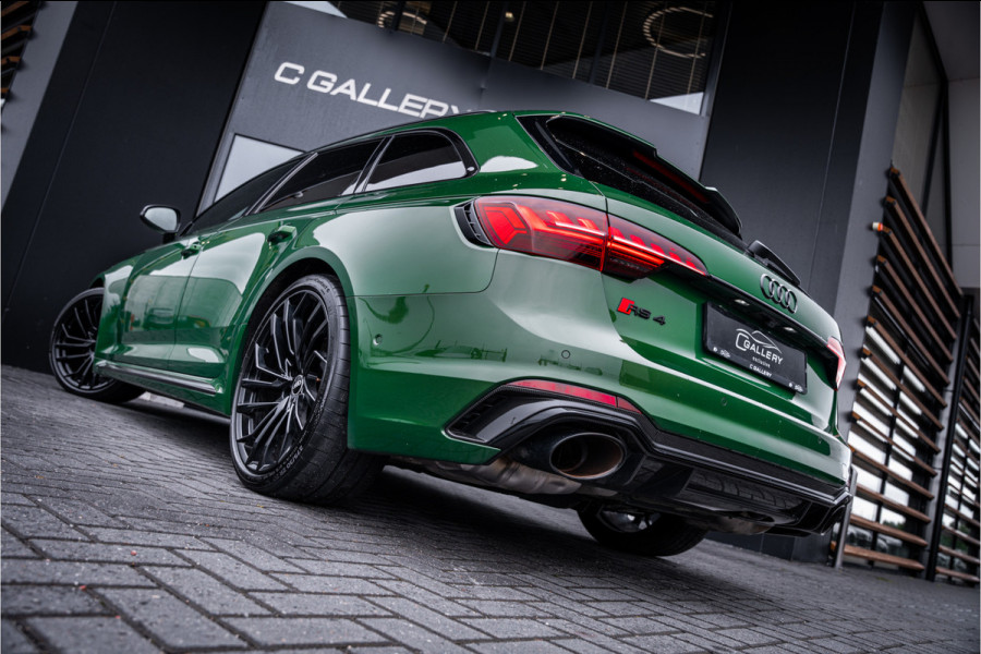 Audi RS4 Avant 2.9 TFSI quattro - Panorama | B&O | Carbon | Elek. Trekhaak | Massage
