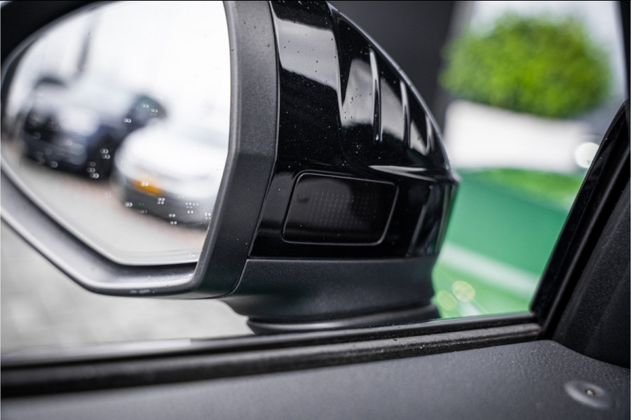 Audi RS4 Avant 2.9 TFSI quattro - Panorama | B&O | Carbon | Elek. Trekhaak | Massage