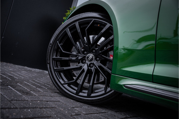 Audi RS4 Avant 2.9 TFSI quattro - Panorama | B&O | Carbon | Elek. Trekhaak | Massage