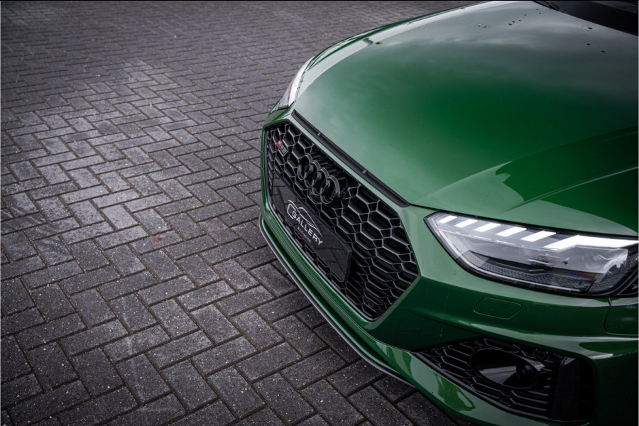 Audi RS4 Avant 2.9 TFSI quattro - Panorama | B&O | Carbon | Elek. Trekhaak | Massage