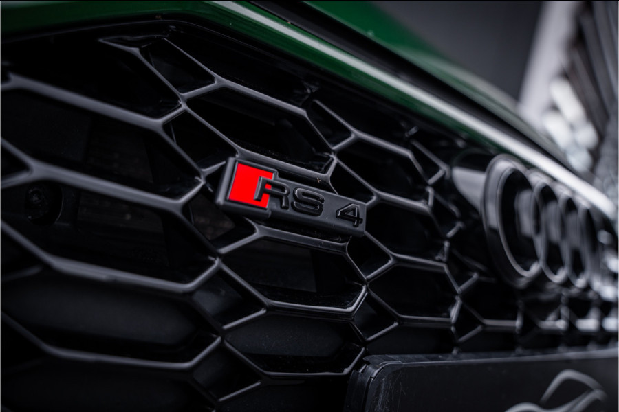 Audi RS4 Avant 2.9 TFSI quattro - Panorama | B&O | Carbon | Elek. Trekhaak | Massage