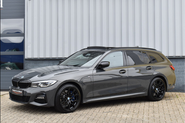 BMW 3 Serie Touring 330e M-Sport 292 Pk Individual Dravit Grijs Metallic Pano Navi Leder Laser Trekhaak Head-Up 19 Inch