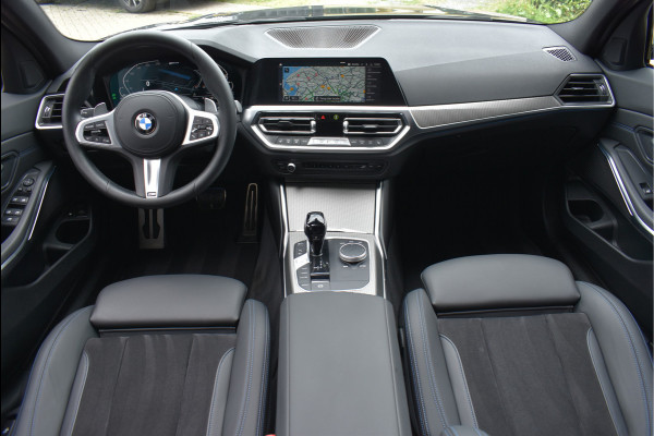 BMW 3 Serie Touring 330e M-Sport 292 Pk Individual Dravit Grijs Metallic Pano Navi Leder Laser Trekhaak Head-Up 19 Inch
