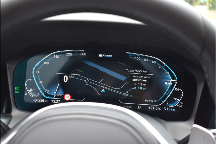 BMW 3 Serie Touring 330e M-Sport 292 Pk Individual Dravit Grijs Metallic Pano Navi Leder Laser Trekhaak Head-Up 19 Inch
