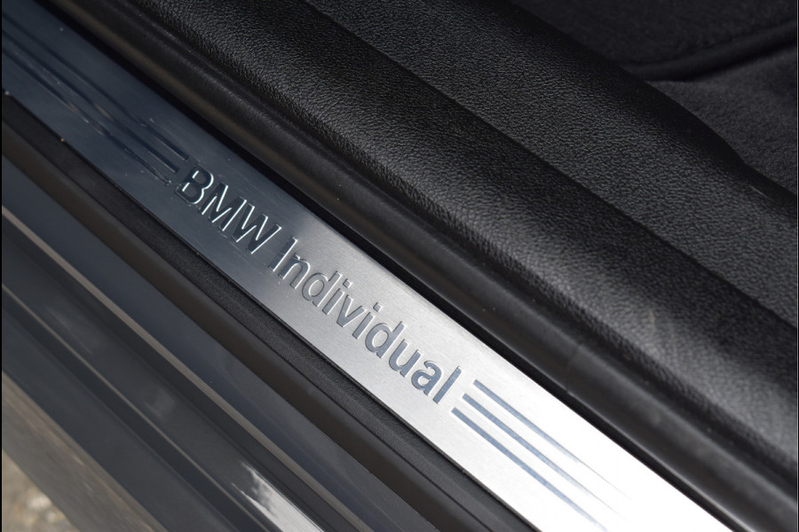 BMW 3 Serie Touring 330e M-Sport 292 Pk Individual Dravit Grijs Metallic Pano Navi Leder Laser Trekhaak Head-Up 19 Inch