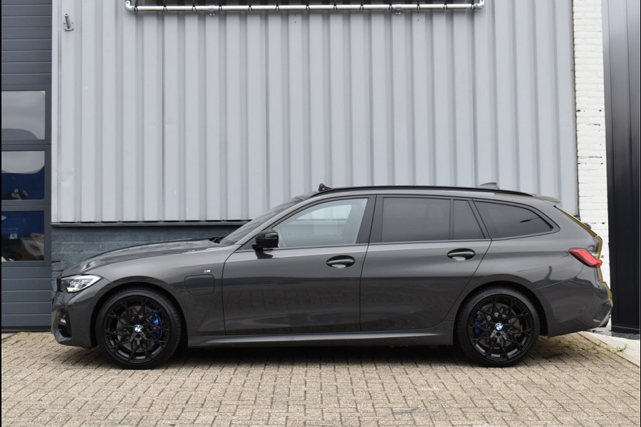 BMW 3 Serie Touring 330e M-Sport 292 Pk Individual Dravit Grijs Metallic Pano Navi Leder Laser Trekhaak Head-Up 19 Inch