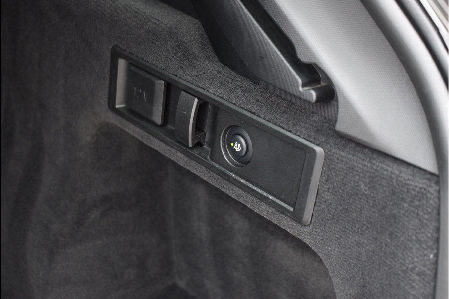 BMW 3 Serie Touring 330e M-Sport 292 Pk Individual Dravit Grijs Metallic Pano Navi Leder Laser Trekhaak Head-Up 19 Inch
