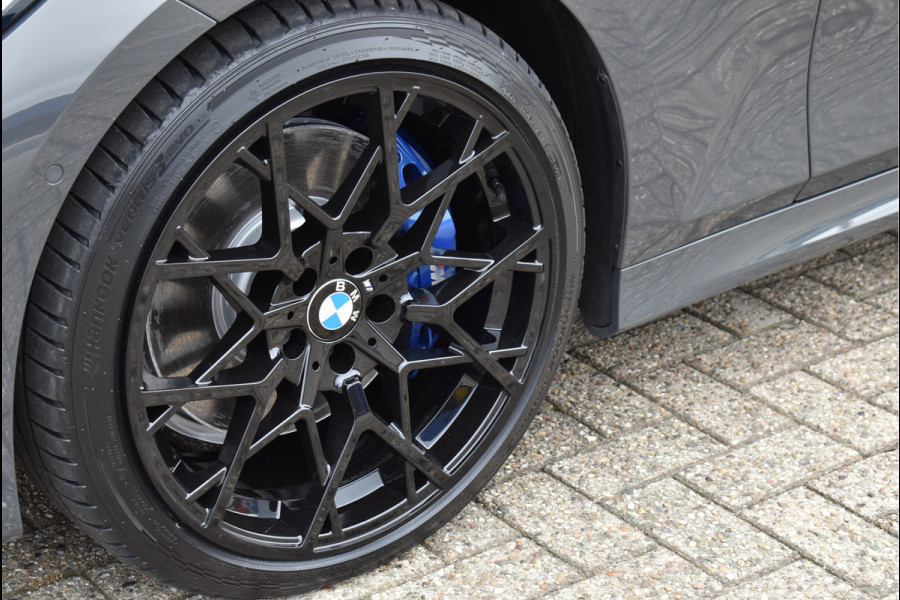 BMW 3 Serie Touring 330e M-Sport 292 Pk Individual Dravit Grijs Metallic Pano Navi Leder Laser Trekhaak Head-Up 19 Inch