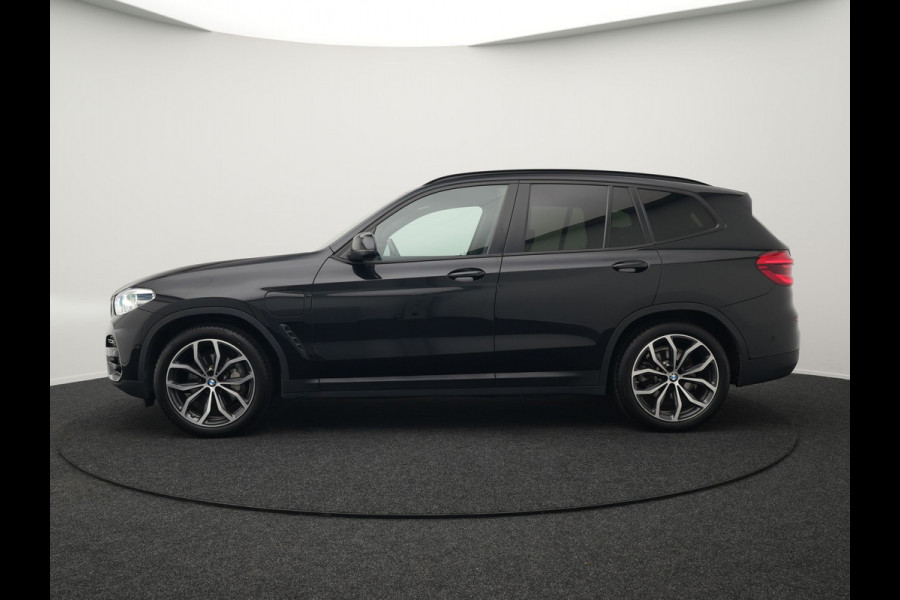 BMW X3 xDrive30e Sportline Plug in Hybrid | PHEV | Trekhaak af Fabriek | Camera | Lederen Sportstoelen Memory | 20"L.M | Apple Carplay | Stuurverwaming | Sfeerverlichting | Navi Prof |