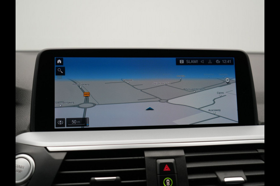 BMW X3 xDrive30e Sportline Plug in Hybrid | PHEV | Trekhaak af Fabriek | Camera | Lederen Sportstoelen Memory | 20"L.M | Apple Carplay | Stuurverwaming | Sfeerverlichting | Navi Prof |