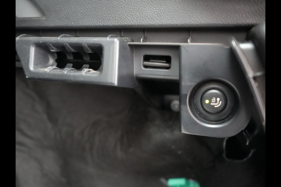BMW X3 xDrive30e Sportline Plug in Hybrid | PHEV | Trekhaak af Fabriek | Camera | Lederen Sportstoelen Memory | 20"L.M | Apple Carplay | Stuurverwaming | Sfeerverlichting | Navi Prof |