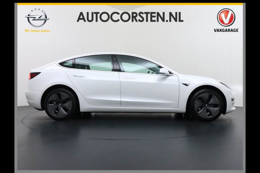 Tesla Model 3 RWD SR+ 60kWh 325PK FSD 3-Computer 18" AutoPilot Leder PanoDak Adaptive-Cruise Lmv Camera's Elektr.-Stuur+Stoelen+Spiegels+Geheu Navi LED Comfortstoelen ACC DAB Voorverwarmen interieur via App Keyless via Telefoonsleutel One-Pedal-Drive Origineel Nederlandse auto tot 11kw laden thuis! 1.584kg licht!