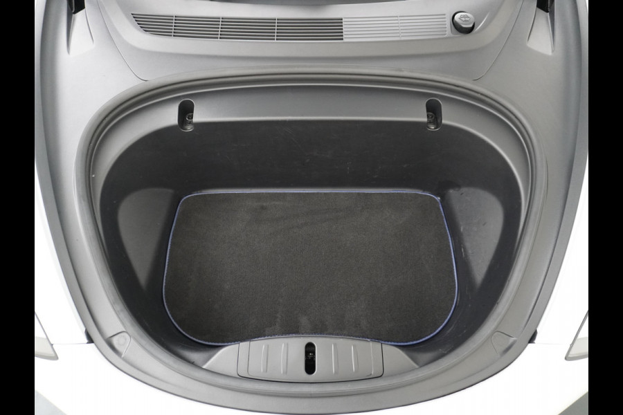 Tesla Model 3 RWD SR+ 60kWh 325PK FSD 3-Computer 18" AutoPilot Leder PanoDak Adaptive-Cruise Lmv Camera's Elektr.-Stuur+Stoelen+Spiegels+Geheu Navi LED Comfortstoelen ACC DAB Voorverwarmen interieur via App Keyless via Telefoonsleutel One-Pedal-Drive Origineel Nederlandse auto tot 11kw laden thuis! 1.584kg licht!