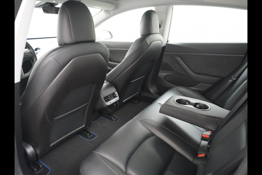 Tesla Model 3 RWD SR+ 60kWh 325PK FSD 3-Computer 18" AutoPilot Leder PanoDak Adaptive-Cruise Lmv Camera's Elektr.-Stuur+Stoelen+Spiegels+Geheu Navi LED Comfortstoelen ACC DAB Voorverwarmen interieur via App Keyless via Telefoonsleutel One-Pedal-Drive Origineel Nederlandse auto tot 11kw laden thuis! 1.584kg licht!