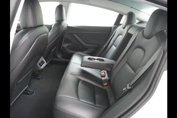 Tesla Model 3 RWD SR+ 60kWh 325PK FSD 3-Computer 18" AutoPilot Leder PanoDak Adaptive-Cruise Lmv Camera's Elektr.-Stuur+Stoelen+Spiegels+Geheu Navi LED Comfortstoelen ACC DAB Voorverwarmen interieur via App Keyless via Telefoonsleutel One-Pedal-Drive Origineel Nederlandse auto tot 11kw laden thuis! 1.584kg licht!