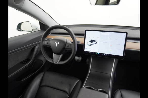 Tesla Model 3 RWD SR+ 60kWh 325PK FSD 3-Computer 18" AutoPilot Leder PanoDak Adaptive-Cruise Lmv Camera's Elektr.-Stuur+Stoelen+Spiegels+Geheu Navi LED Comfortstoelen ACC DAB Voorverwarmen interieur via App Keyless via Telefoonsleutel One-Pedal-Drive Origineel Nederlandse auto tot 11kw laden thuis! 1.584kg licht!