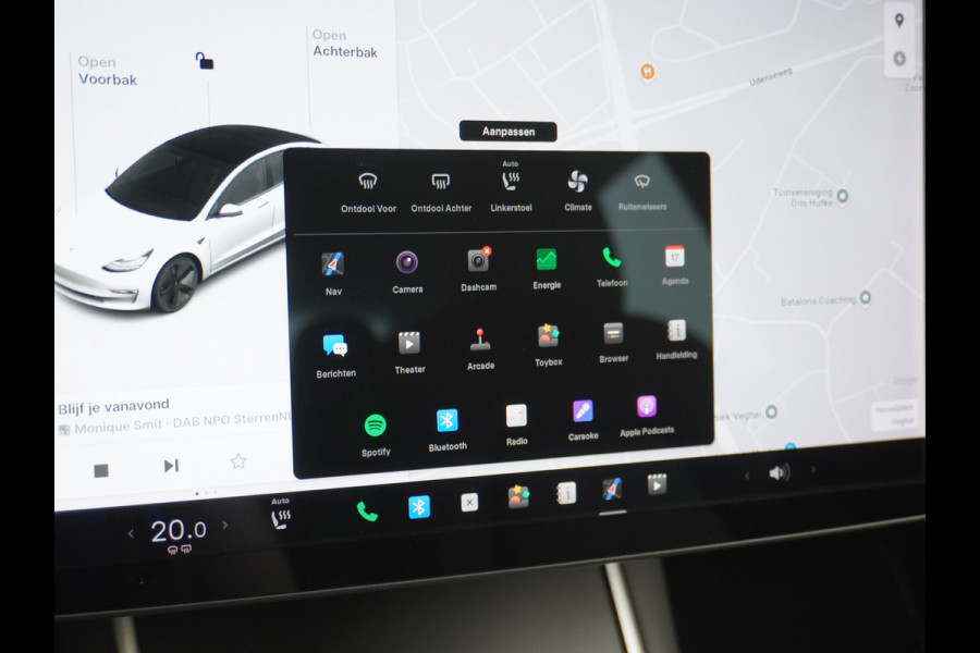 Tesla Model 3 RWD SR+ 60kWh 325PK FSD 3-Computer 18" AutoPilot Leder PanoDak Adaptive-Cruise Lmv Camera's Elektr.-Stuur+Stoelen+Spiegels+Geheu Navi LED Comfortstoelen ACC DAB Voorverwarmen interieur via App Keyless via Telefoonsleutel One-Pedal-Drive Origineel Nederlandse auto tot 11kw laden thuis! 1.584kg licht!