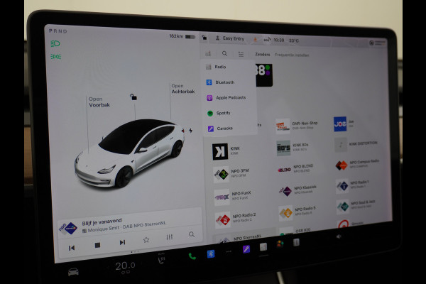 Tesla Model 3 RWD SR+ 60kWh 325PK FSD 3-Computer 18" AutoPilot Leder PanoDak Adaptive-Cruise Lmv Camera's Elektr.-Stuur+Stoelen+Spiegels+Geheu Navi LED Comfortstoelen ACC DAB Voorverwarmen interieur via App Keyless via Telefoonsleutel One-Pedal-Drive Origineel Nederlandse auto tot 11kw laden thuis! 1.584kg licht!