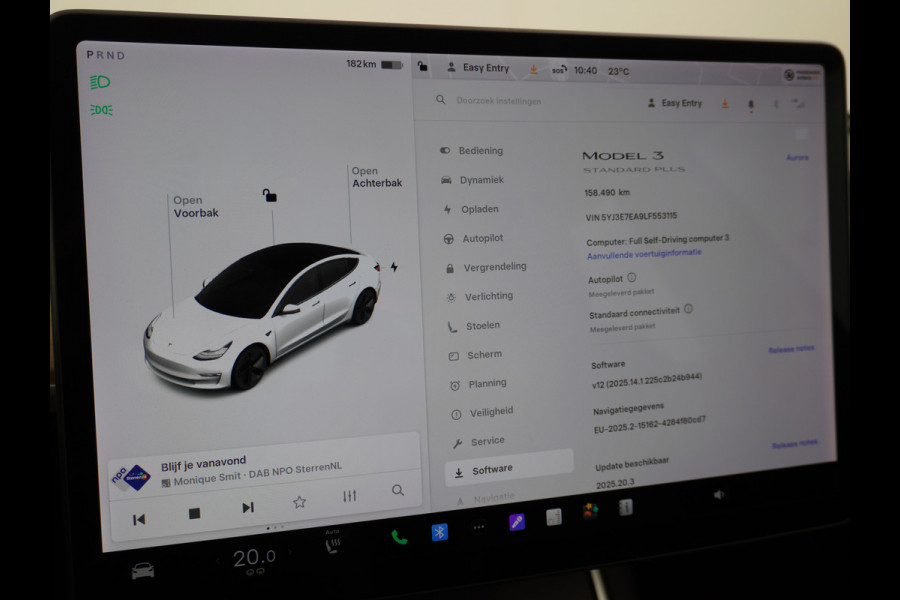 Tesla Model 3 RWD SR+ 60kWh 325PK FSD 3-Computer 18" AutoPilot Leder PanoDak Adaptive-Cruise Lmv Camera's Elektr.-Stuur+Stoelen+Spiegels+Geheu Navi LED Comfortstoelen ACC DAB Voorverwarmen interieur via App Keyless via Telefoonsleutel One-Pedal-Drive Origineel Nederlandse auto tot 11kw laden thuis! 1.584kg licht!