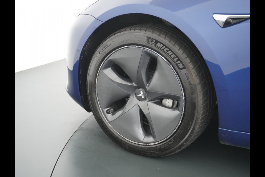 Tesla Model 3 Long Range AWD 75kWh 463PK FSD-3 Computer Premium Audio 4wd AutoPilot Panoramadak Camera's Leer Adaptive-Cruise-Control+Stop&Go  Stoel en achterbank verwarming Electr.Stoelen+Memory+Easy-Entry WiFi 1e Eigenaar Org. Nederlandse Auto Garantie op Accu/Motor tot 18-09-2027/192.000km