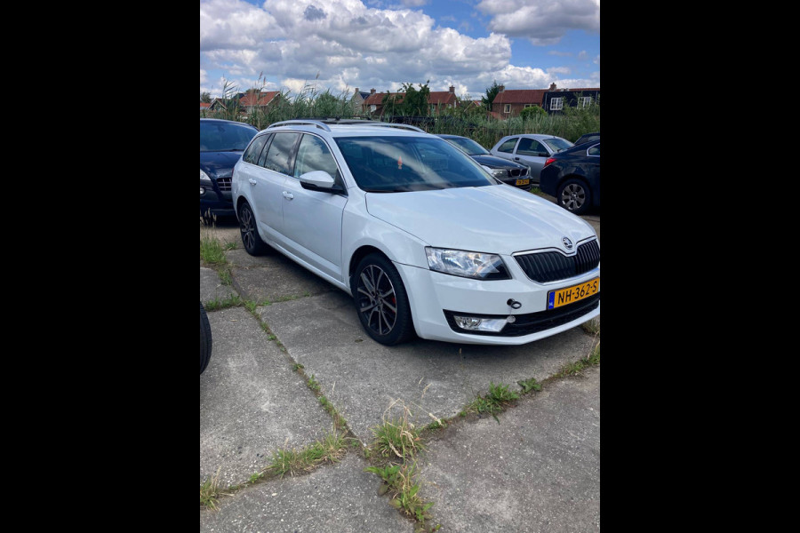 Škoda Octavia Combi 1.6 TDI Greentech Ambition Business