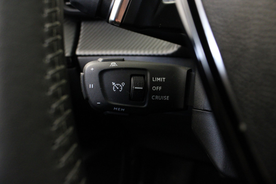 Peugeot 2008 1.2 PureTech 130 Allure |Navi|Camera|
