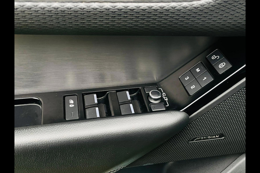Land Rover Range Rover Velar 2.0 I4 AWD R-Dynamic SE/Pnao/Leer