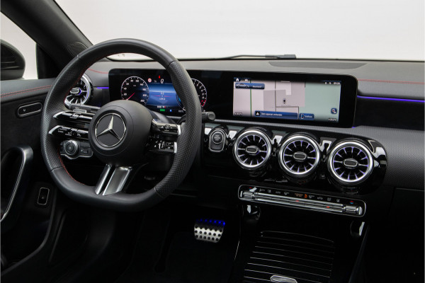 Mercedes-Benz CLA-Klasse 250 e AMG Premium, Facelift, Panorama, Key-Less, Sfeerverlichting, Hybrid 2024