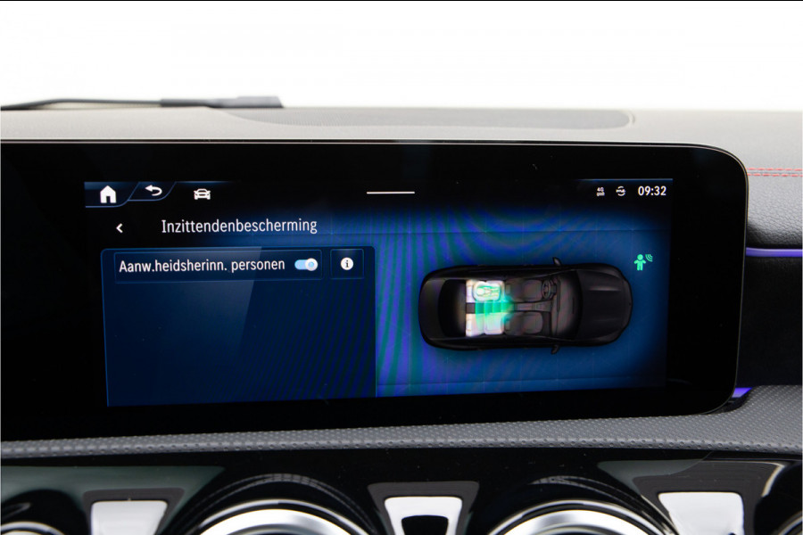 Mercedes-Benz CLA-Klasse 250 e AMG Premium, Facelift, Panorama, Key-Less, Sfeerverlichting, Hybrid 2024