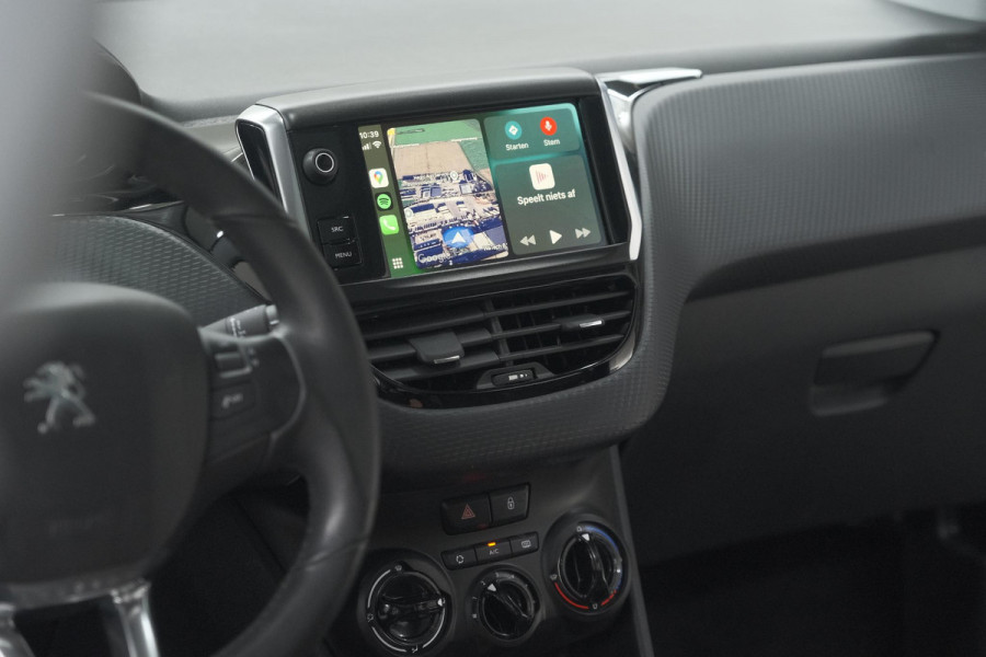 Peugeot 2008 PureTech 82 Blue Lion | Trekhaak | Panoramadak | Navigatie | Parkeersensoren | lage Kilometerstand