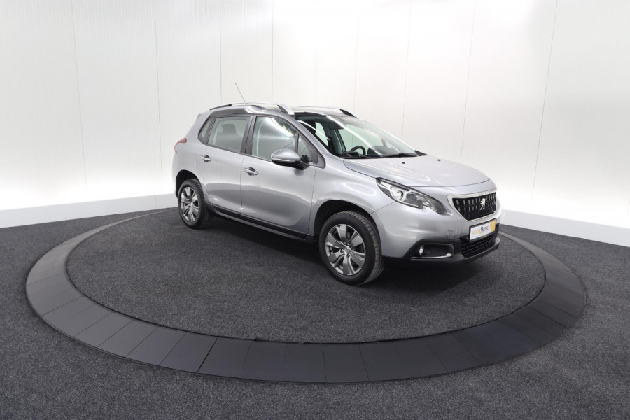 Peugeot 2008 PureTech 82 Blue Lion | Trekhaak | Panoramadak | Navigatie | Parkeersensoren | lage Kilometerstand
