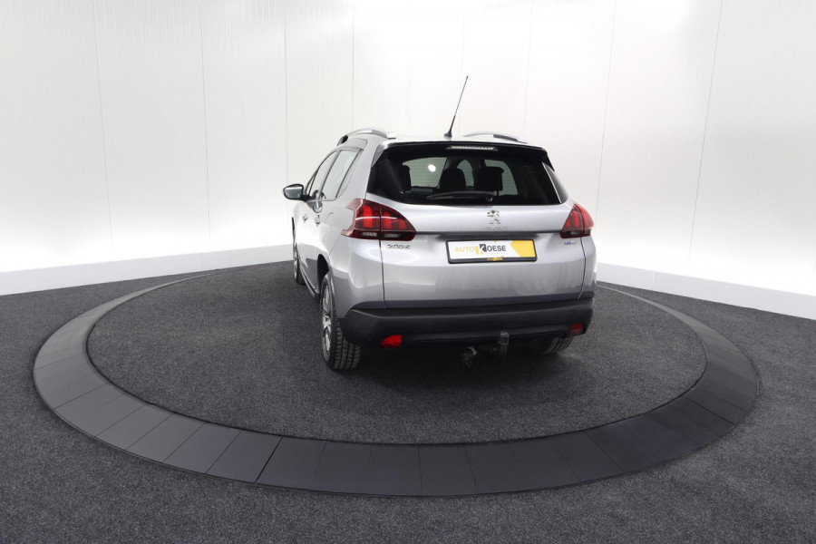 Peugeot 2008 PureTech 82 Blue Lion | Trekhaak | Panoramadak | Navigatie | Parkeersensoren | lage Kilometerstand