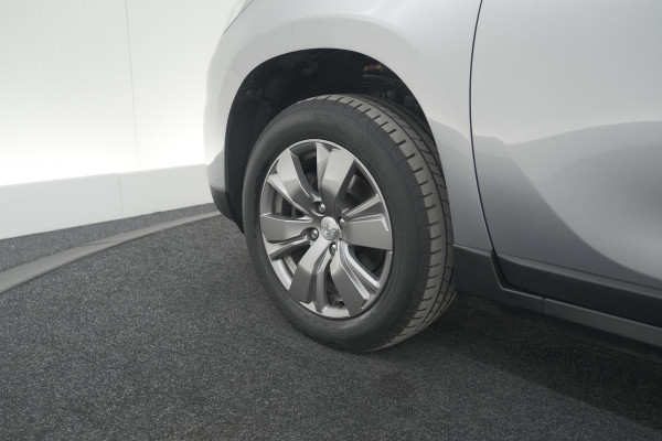 Peugeot 2008 PureTech 82 Blue Lion | Trekhaak | Panoramadak | Navigatie | Parkeersensoren | lage Kilometerstand