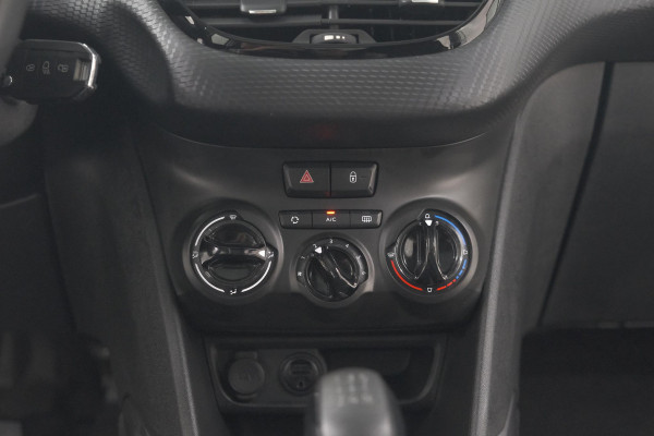 Peugeot 2008 PureTech 82 Blue Lion | Trekhaak | Panoramadak | Navigatie | Parkeersensoren | lage Kilometerstand