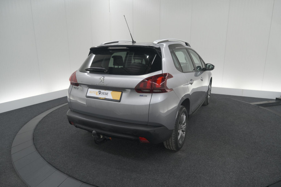 Peugeot 2008 PureTech 82 Blue Lion | Trekhaak | Panoramadak | Navigatie | Parkeersensoren | lage Kilometerstand