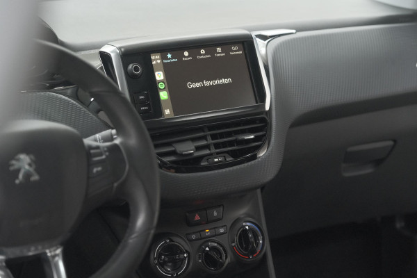 Peugeot 2008 PureTech 82 Blue Lion | Trekhaak | Panoramadak | Navigatie | Parkeersensoren | lage Kilometerstand