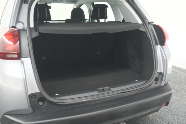 Peugeot 2008 PureTech 82 Blue Lion | Trekhaak | Panoramadak | Navigatie | Parkeersensoren | lage Kilometerstand