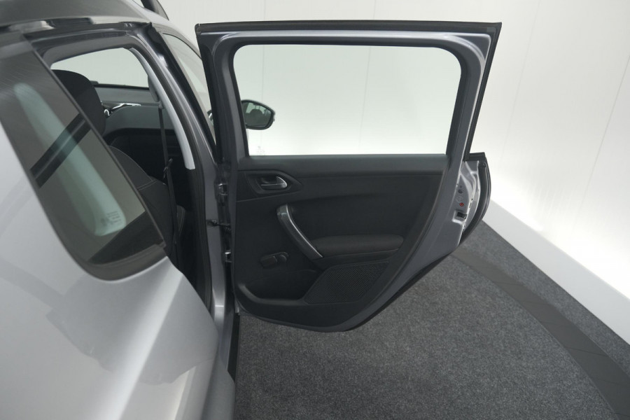 Peugeot 2008 PureTech 82 Blue Lion | Trekhaak | Panoramadak | Navigatie | Parkeersensoren | lage Kilometerstand